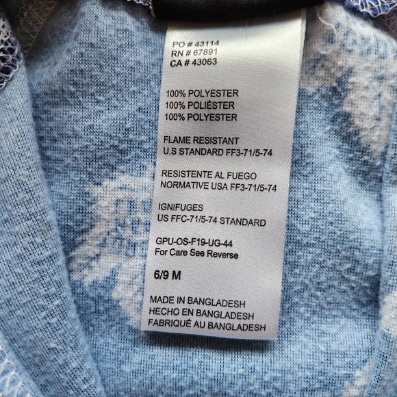 NHL Toronto Maple Leafs Sleeper With Feet. - Picture 3 of 4